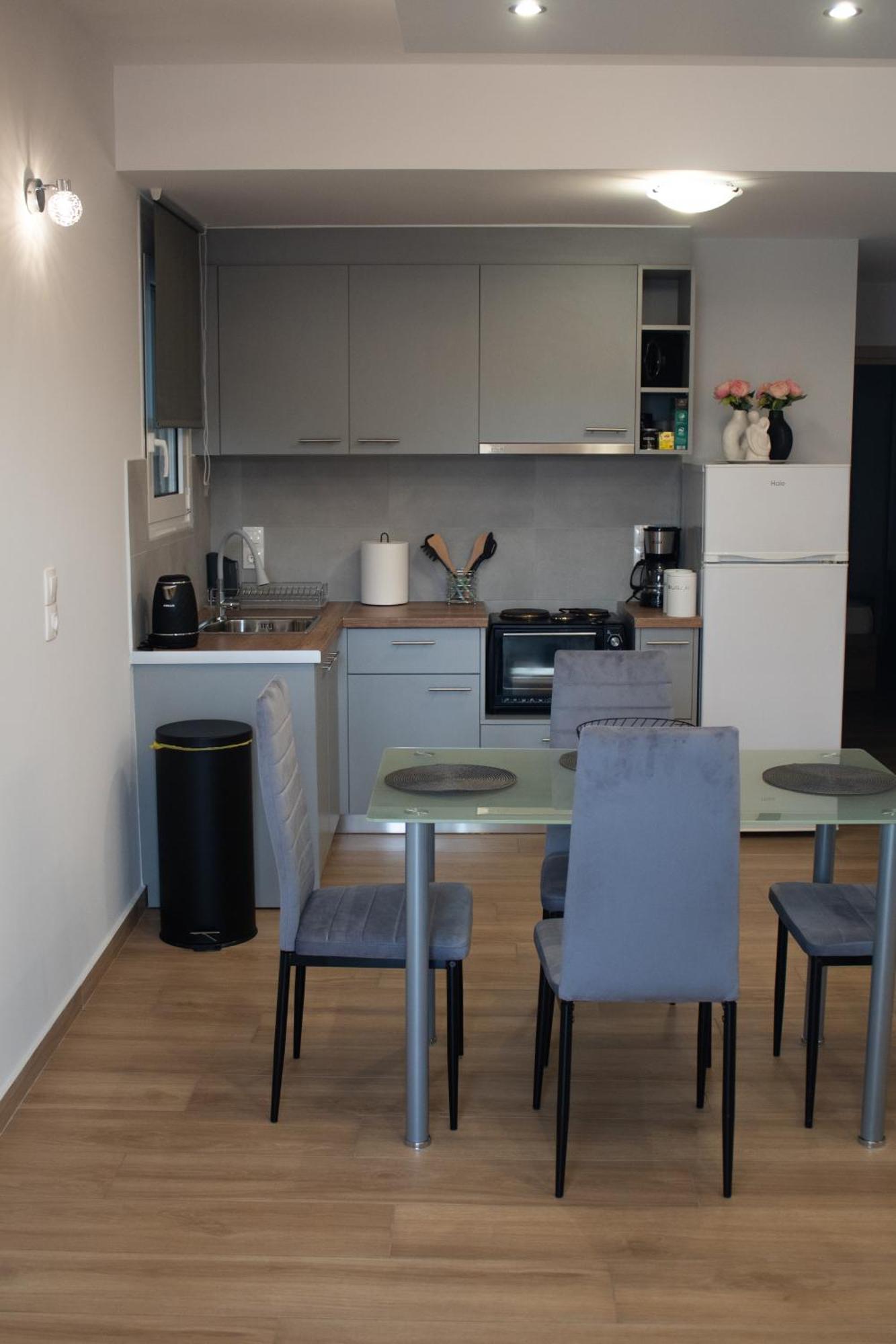 Giakost Apartments V Near Airport Артеміда Екстер'єр фото